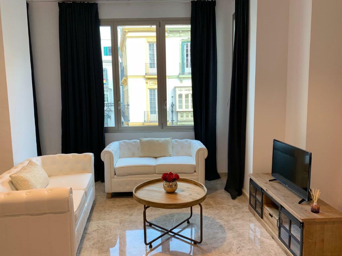 Apartamentos Arc Felix Saenz 2 2 Malaga Luaran gambar