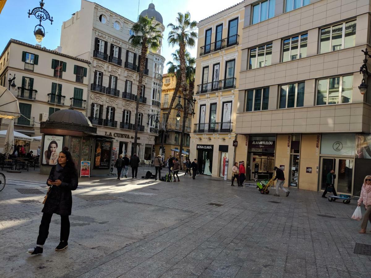 Apartamentos Arc Felix Saenz 2 2 Malaga Luaran gambar