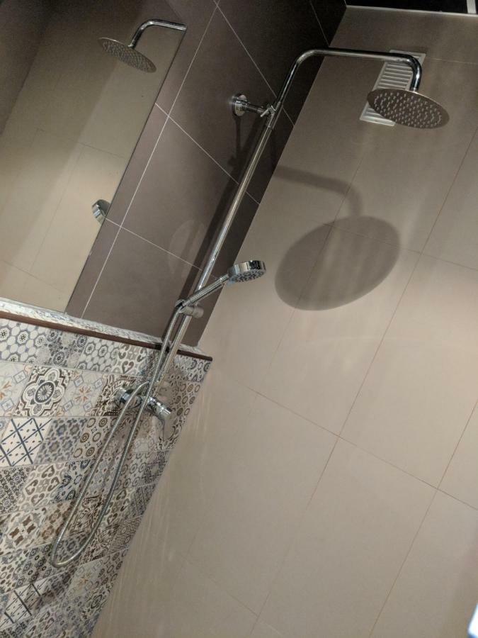 Apartamentos Arc Felix Saenz 2 2 Malaga Luaran gambar